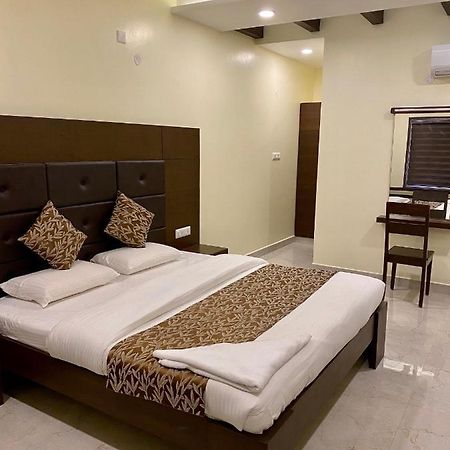 Tranquil Park Hotel Puducherry Eksteriør billede