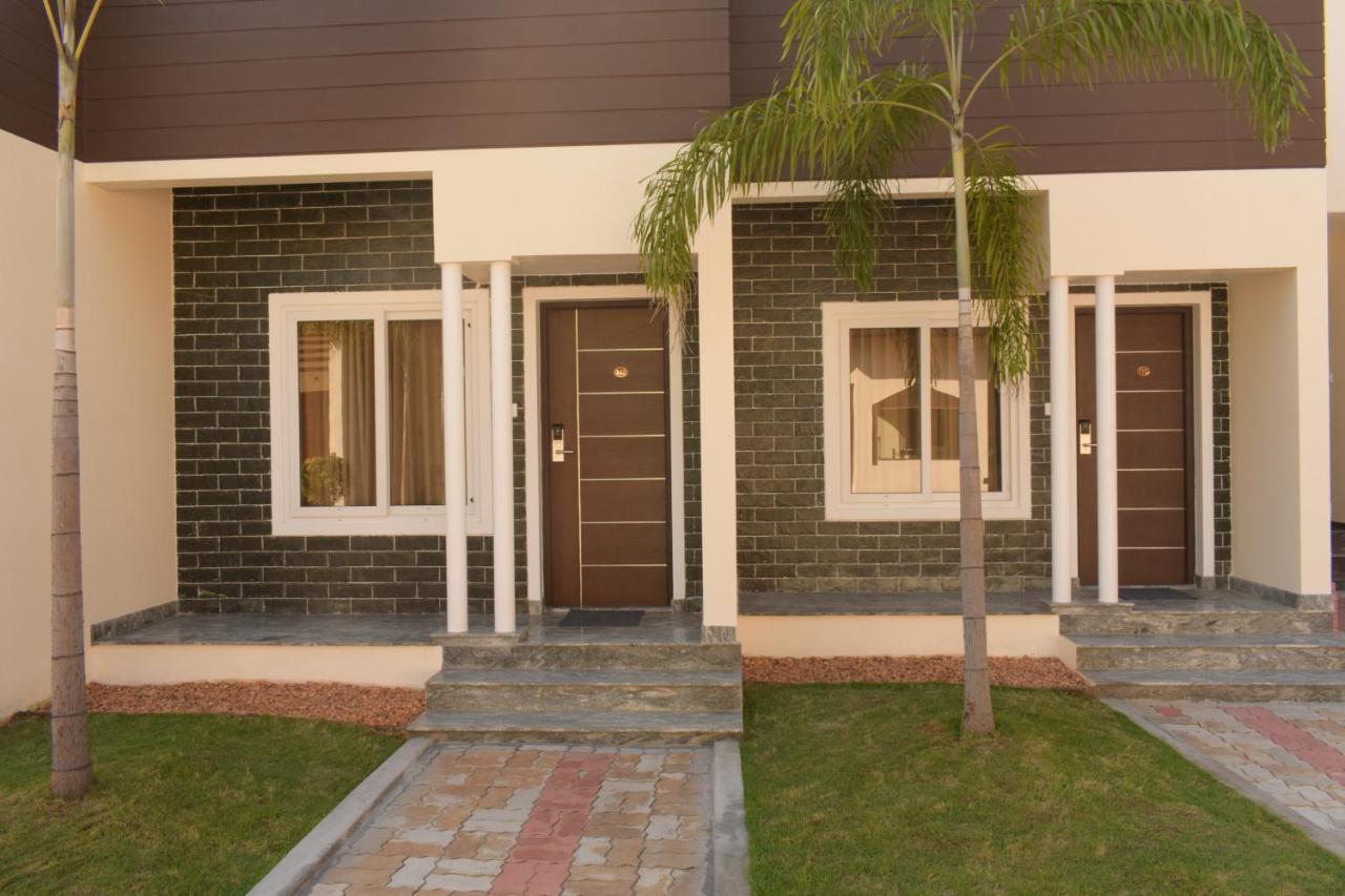 Tranquil Park Hotel Puducherry Eksteriør billede
